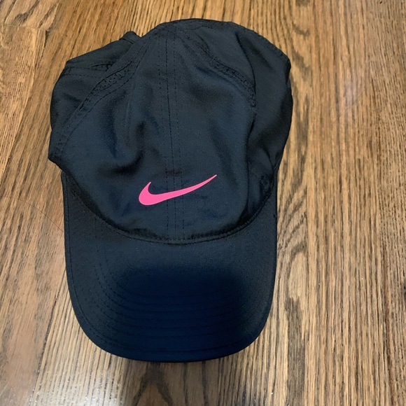 Nike dri-fit cap black with pink stripe